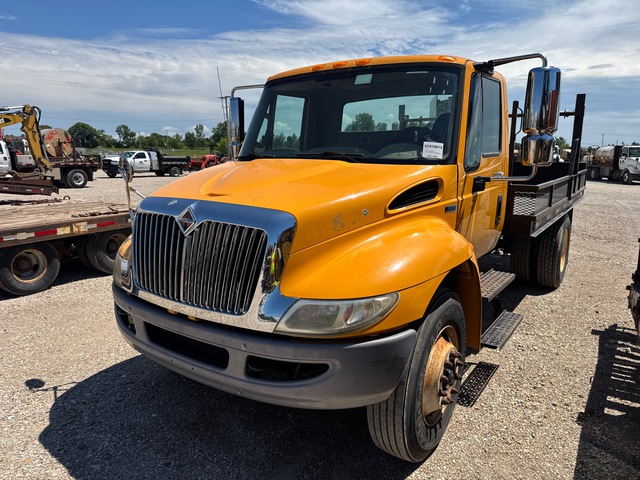 2013 International DuraStar 4300 4x2 Flatbed Truck (Inoperable)