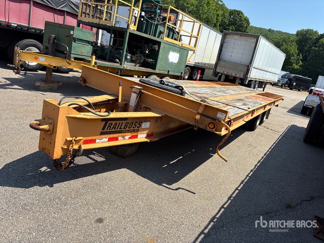 2000 Trailboss 30 ft T/A Tilt Deck Trailer