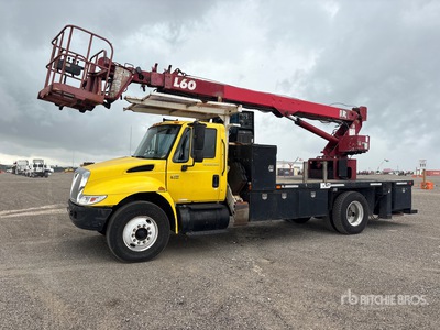Elliott L-60 60 ft on 2005 International 4300 4x2 Camion Nacelle