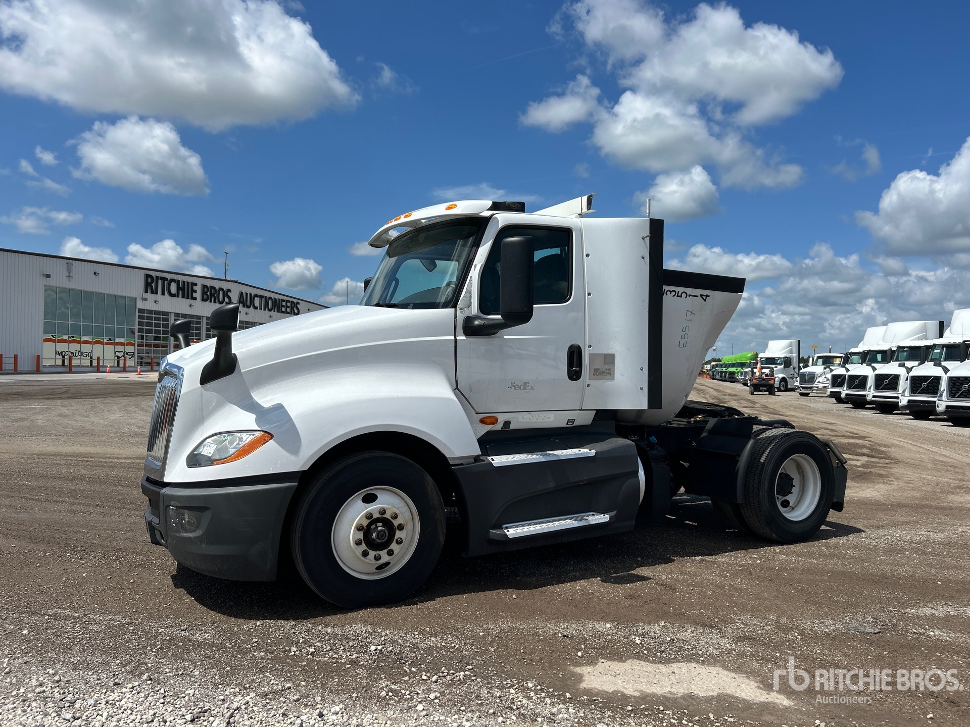 2019 International LT625 4x2 S/A Day Cab Truck Tractor