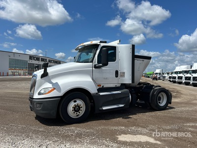 2019 International LT625 4x2 S/A Day Cab Truck Tractor