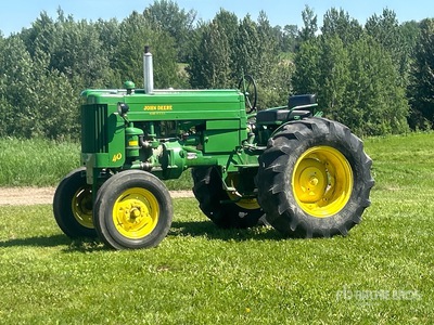 John Deere 40S 2WD Wide Front Antique Tractor