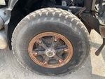 Underbody with Right Steer Tire