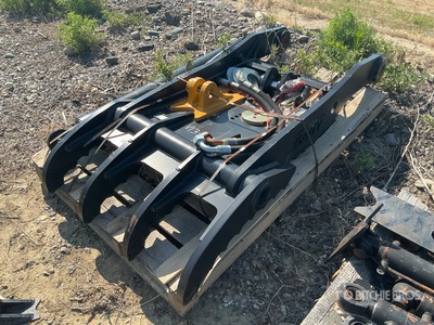 Sany 37 in Excavator Thumb - Fits Sany SY365 (Unused)
