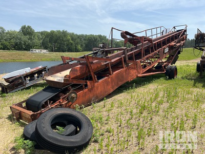 Kolman 101 30 in x 40 ft Portable Transfer Conveyor