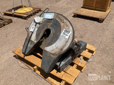 Holland FW2080-S06107-LL-P Fifth Wheel Assembly