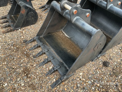 Prosource  36 in .28 cyd Digging Excavator Bucket - Fits Sany SY50 (Unused)