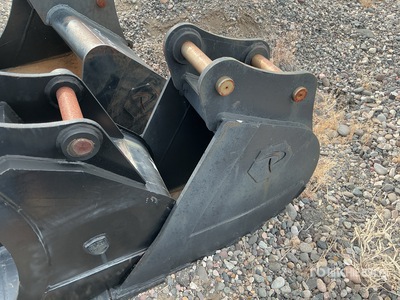 Prosource  18 in .27 cyd Digging Excavator Bucket - Fits Sany SY95 (Unused)