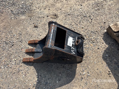 10 in Digging Excavator Bucket - Fits Sany SY26