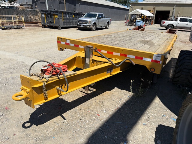1998 Towmaster T-20 24 ft T/A Equipment Trailer