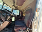 Cab with Seats/armrests