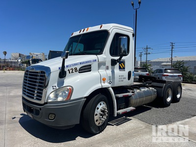 2014 Freightliner Cascadia LNG 6x4 T/A Day Cab Truck Tractor