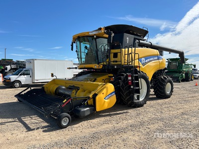 2012 New Holland CR9090 Mähdrescher