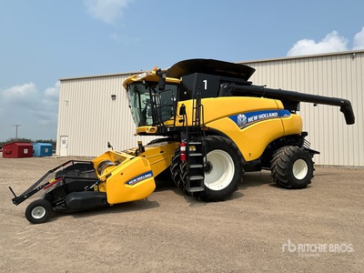 2012 New Holland CR9090 Combine Harvester