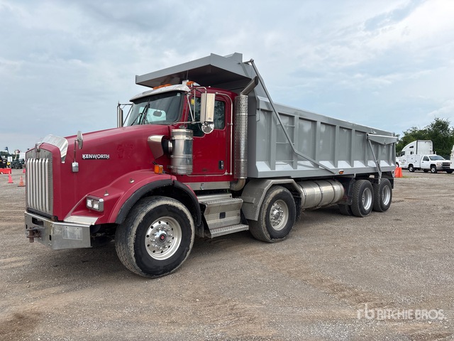2014 Kenworth T800 8x4 Twin-Steer T/A Dump Truck