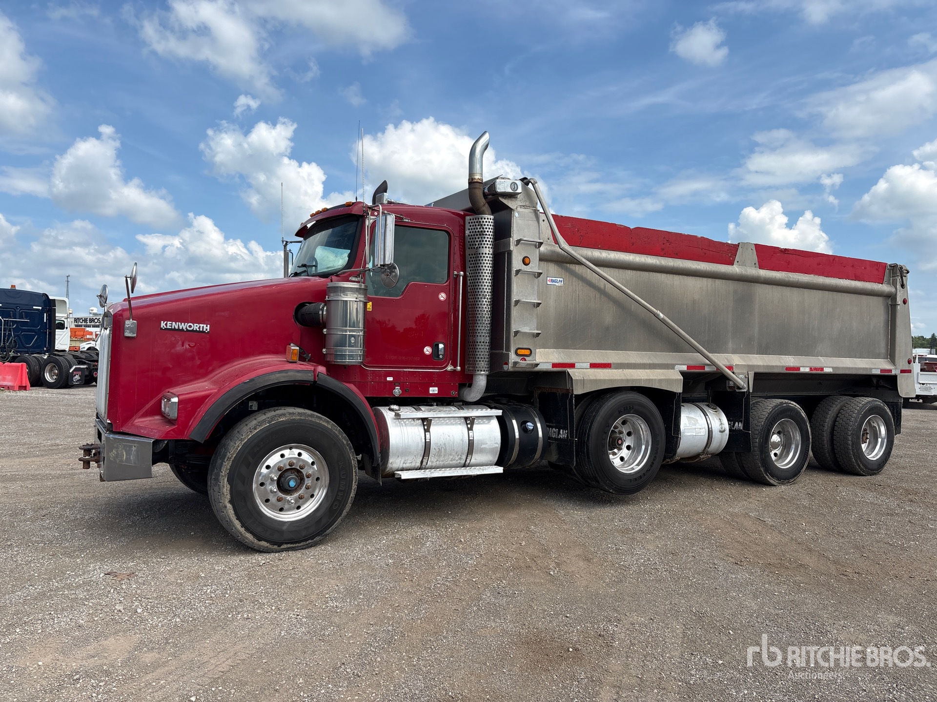 2012 Kenworth T800 8x4 Tri/A Dump Truck
