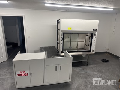 BMC Laboratory Fume Hood w/Stainless Steel Rolling Table