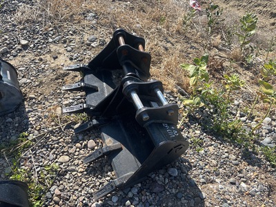 Quantity of (2) 18 in Digging Excavator Bucket - Fits Sany SY16 (Unused)