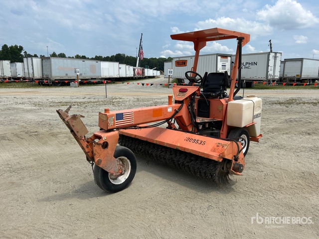 2007 Lay-Mor 8HC Self-Propelled Broom
