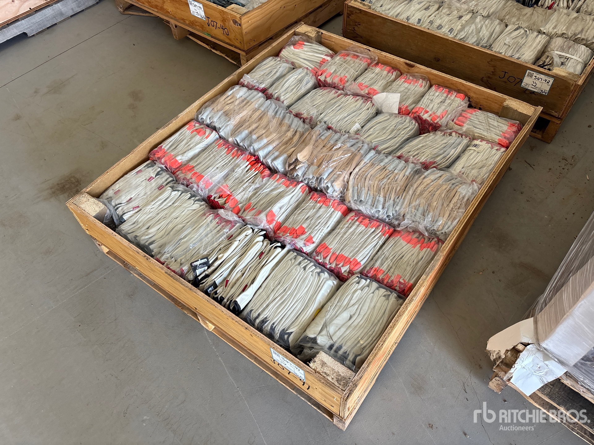 Quantity of (372) Work Gloves (Unused)