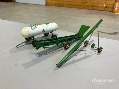 John Deere 1/16 Scale Conveyor Belt, Anhydrous Ammonia Tank Trailer & Grain Auger Models
