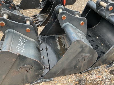 Prosource  36 in .28 cyd Digging Excavator Bucket - Fits Sany SY50 (Unused)