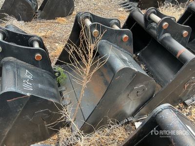 Prosource  36 in .28 cyd Digging Excavator Bucket - Fits Sany SY50 (Unused)