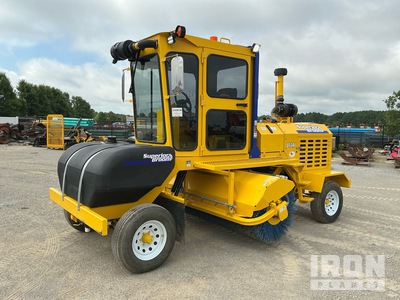 2025 Superior Broom DT74J Barredora