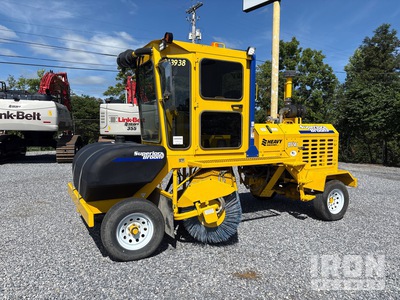 2014 Superior Broom DT74J Barredora