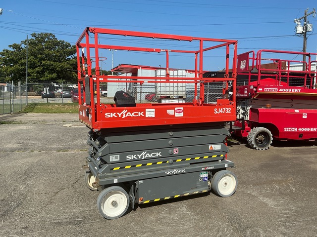 2022 Skyjack SJ4732 Electric Scissor Lift