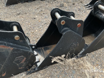 Prosource  18 in .17 cyd Digging Excavator Bucket - Fits Sany SY60 (Unused)