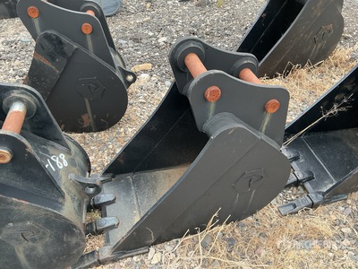 Prosource  18 in .17 cyd Digging Excavator Bucket - Fits Sany SY60 (Unused)