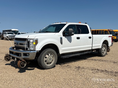 2019 Ford F-350 XLT 4x4 Crew Cab Hi rail Pickup
