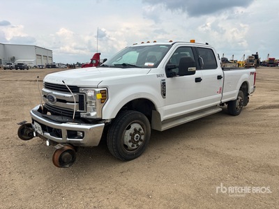 2018 Ford F-350 XLT 4x4 Crew Cab Hi-Rail Pickup