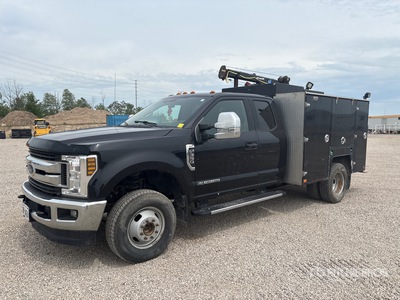 2019 Ford F-350 4x4 Extended Cab Service Truck