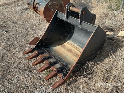 State Tractor & Equipment  36 in .58 cyd Digging Excavator Bucket - Fits SY95