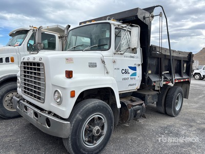 1980 Ford F9000 4x2 شاحنة قلابة /محورين