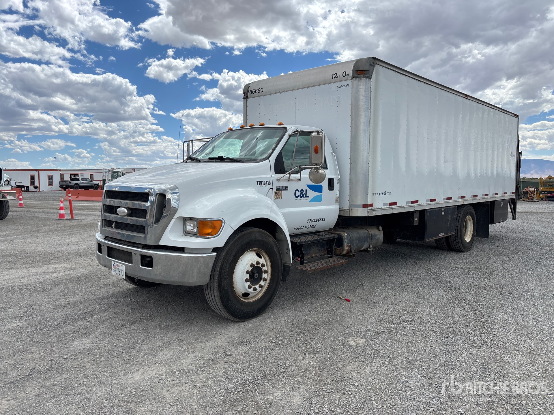 2007 Ford F-650 XLT 4x2 Pickup