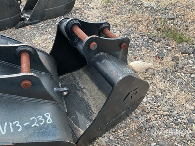 Prosource  36 in .47 cyd Digging Excavator Bucket - Fits Sany SY75/SY80 (Unused)