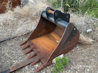Prosource  36 in .47 cyd Digging Excavator Bucket - Fits Sany SY75/SY80