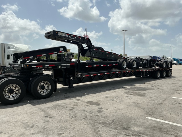 2023 XL Specialized 120SDE Tri/A 53 ft - 83 ft Extendable Lowboy Trailer