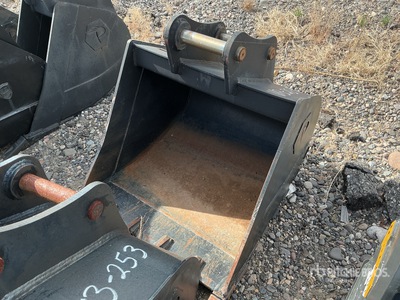 Prosource  36 in .58 cyd Digging Excavator Bucket - Fits Sany SY95