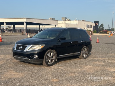 2014 Nissan Pathfinder PLATINUM 2WD SUV