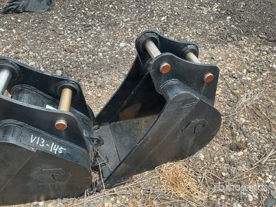 Prosource  18 in .13 cyd Digging Excavator Bucket - Fits Sany SY50 (Unused)