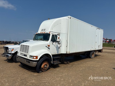 International 4x2 Van Truck (Inoperable)