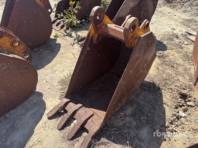 17 in Digging Excavator Bucket