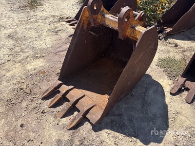 23 in Digging Excavator Bucket