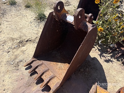 22.5 in Digging Excavator Bucket