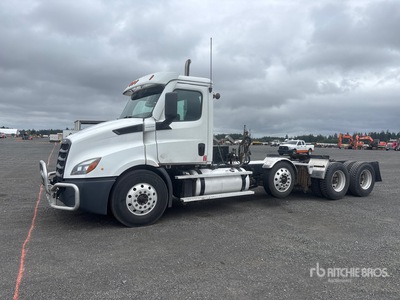 2021 Freightliner Cascadia 116 8x4 Tri/A Day Cab Truck Tractor