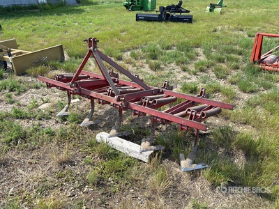 Massey Ferguson MF138 7 ft 3-Point محراث للزراعة والحدائق